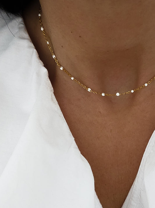Chocker White