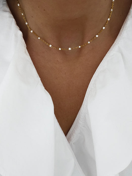 Chocker White